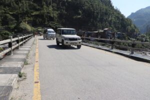 दुई सातापछि खुल्यो मालढुङ्गा पुल, सहज बन्दै यातायात